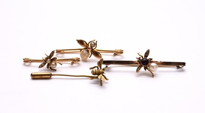 Lot 107 - Three bar brooches and a pin