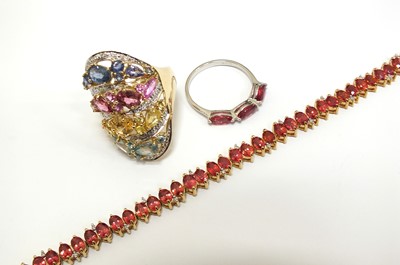 Lot 120 - A bracelet and two rings