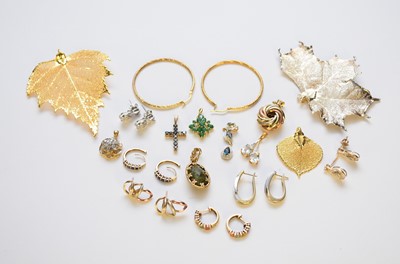 Lot 140 - A collection of jewellery