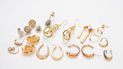 Lot 145 - A collection of earrings, pairs and individual