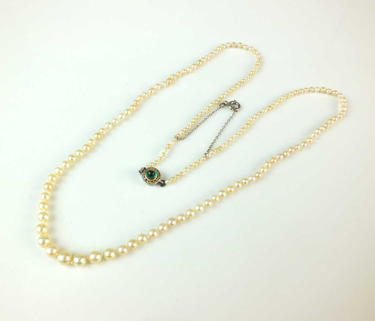 Lot 94 - An untested graduated seed pearl necklace