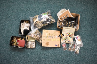 Lot 514 - Royal Engineers WW1 Medal Trio and a large accumulation of military badges