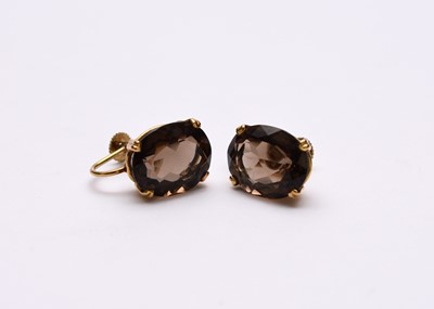 Lot 121 - A pair of smoky quartz earrings