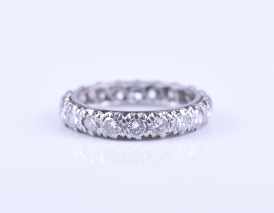 Lot 225 - A diamond eternity band