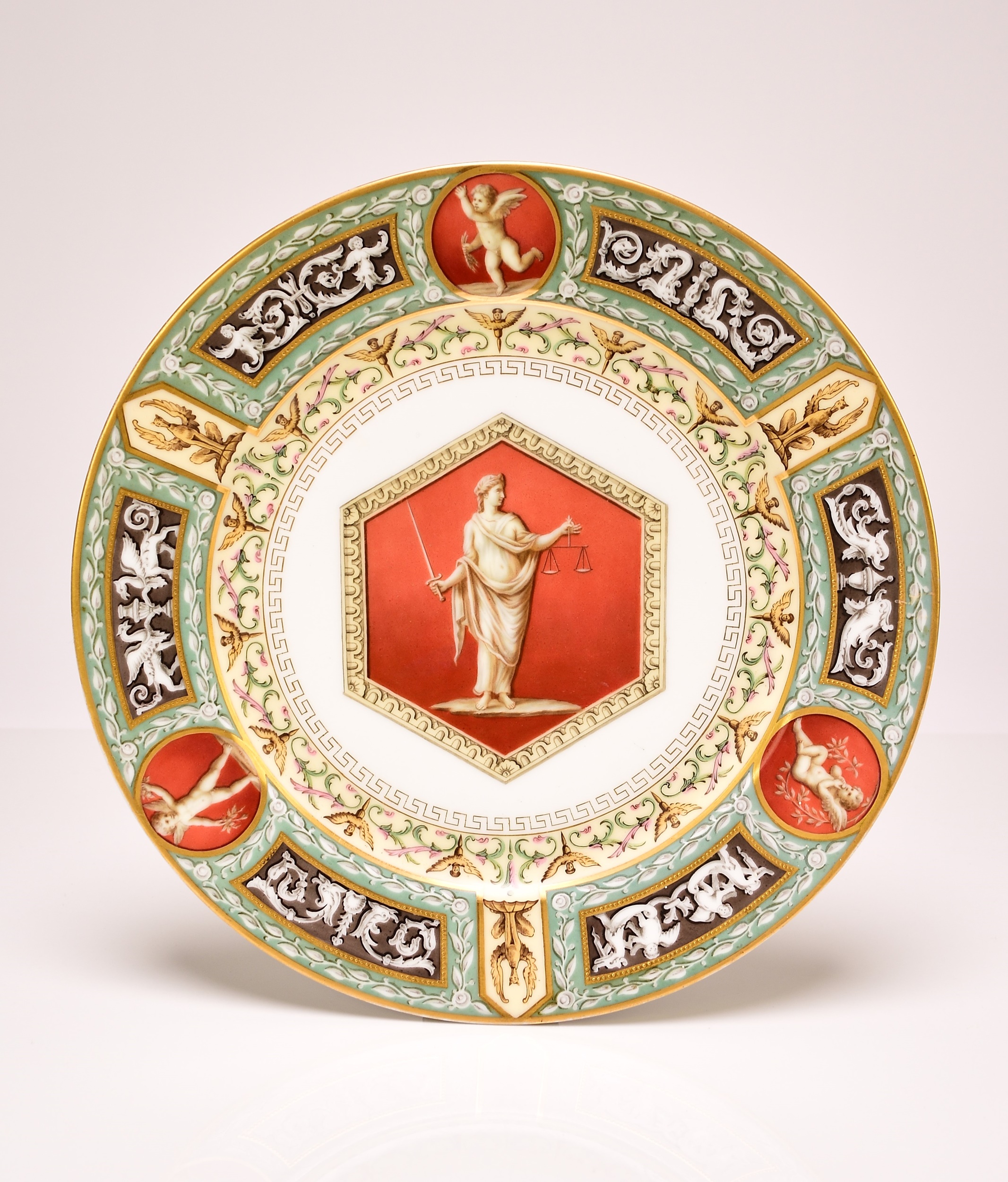 Imperial Porcelain Manufactory の小物入れ Lot 242 - Imperial Porcelain Manufactory 'Raphael