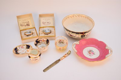 Lot 77 - Assorted group of Coalport and two Crummels enamel boxes