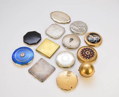 Lot 68 - A collection of silver and gilt metal compacts