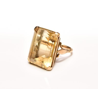 Lot 235 - A large citrine single stone ring
