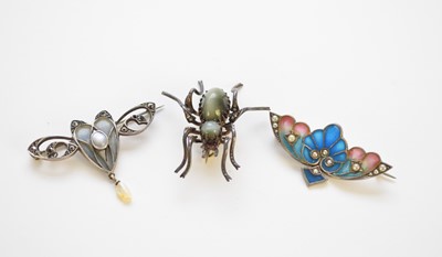 Lot 310 - Three brooches