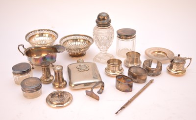 Lot 102 - A small collection of silver