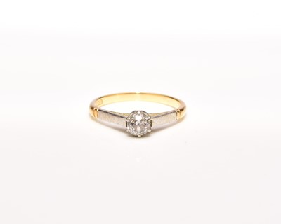 Lot 275 - A single stone diamond ring