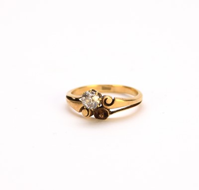 Lot 210 - An old cut diamond crossover ring