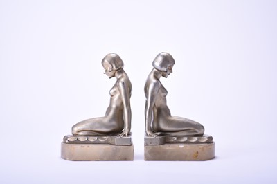 Lot 365 - A pair of Art Deco gilt spelter figural bookends