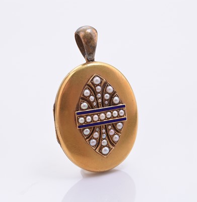 Lot 37 - A late 19th century seed pearl and enamel locket