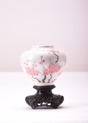 Lot 51 - A Chinese fengcai decorated vase, Qianlong mark