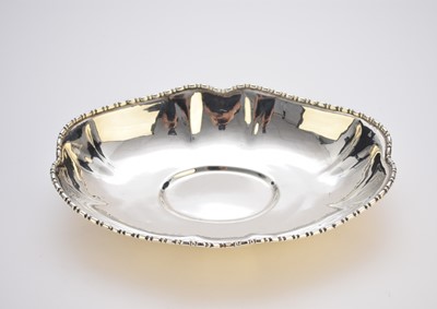 Lot 51 - An Edwardian oval silver bowl