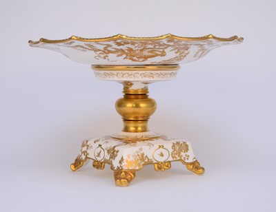 Lot 260 - A Royal Crown Derby 'Gold Aves' pattern centrepiece comport