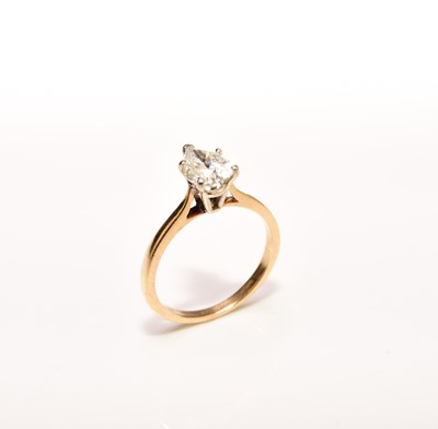 Lot 309 - A single stone pear cut diamond ring