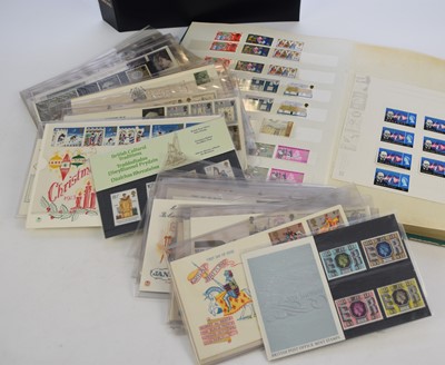Lot 314 - Stamp collection comprising: GB 1840 - 1970 Davo de Luxe album