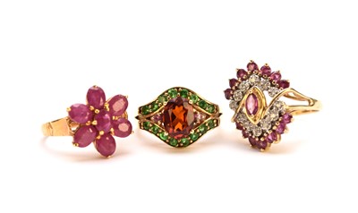 Lot 243 - Three stone set rings