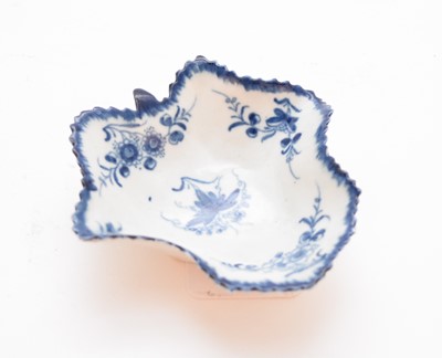 Lot 8 - Worcester 'Pickle Leaf Vine' pickle dish, circa 1765-1775