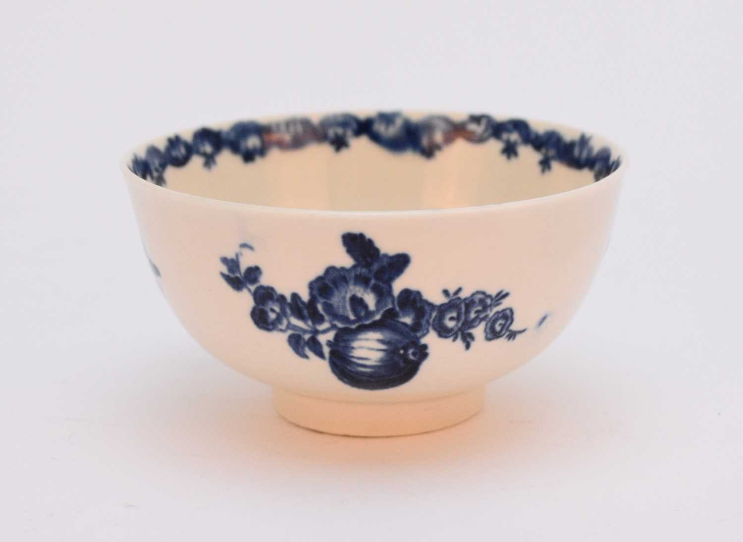 Lot 10 - Worcester 'Fruit and Wreath' sugar bowl, circa 1775