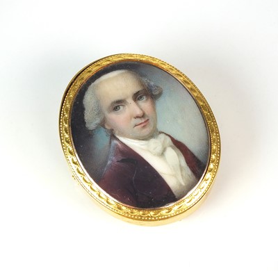 Lot 267 - An early 19th century ivory miniature brooch / pendant