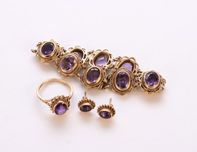 Lot 276 - A suite of amethyst jewellery