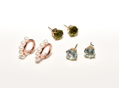 Lot 116 - Three pairs of earrings