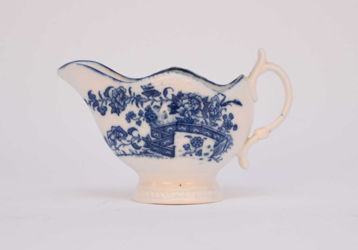 Lot 31 - Caughley 'Fence' cream or gadroon boat, circa 1785