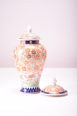 Lot 107 - A Japanese Imari vase and cover, Meiji era