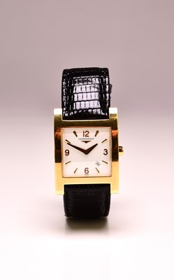 Lot 352 - Longines: A gentleman's 18ct gold Dolcevita wristwatch