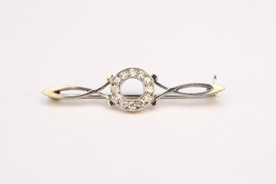 Lot 197 - A diamond set bar brooch