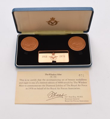 Lot 160 - Wilkinson Sword Battle of Britain commemorative poignard set and model aeroplanes