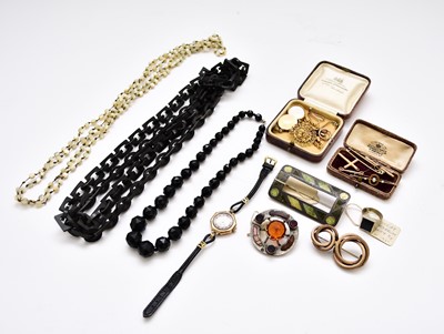 Lot 268 - A collection of jewellery and costume jewellery