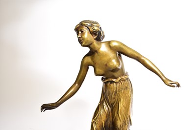 Lot 528 - A bronze figure of a semi-nude girl, signed Rochlitz