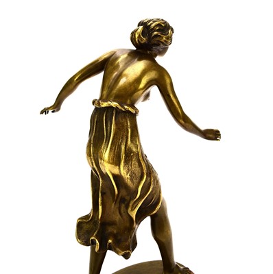 Lot 528 - A bronze figure of a semi-nude girl, signed Rochlitz