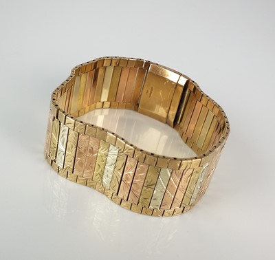 Lot 67 - A 9ct tri-coloured gold bracelet