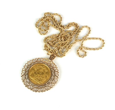 Lot 22 - A 1914 sovereign pendant on chain