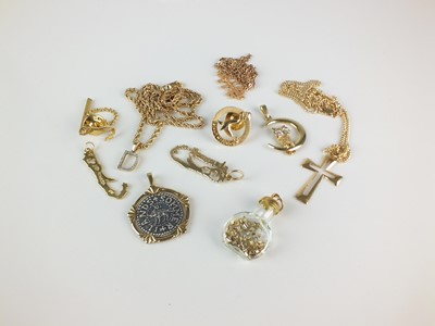 Lot 236 - A small collection of jewellery