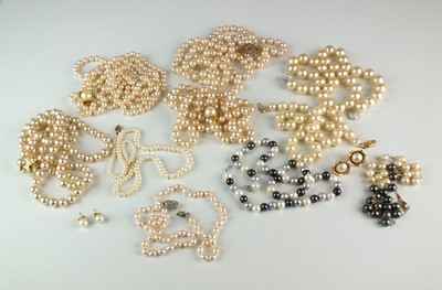 Lot 119 - A collection of cultured peal and simulated pearl jewellery