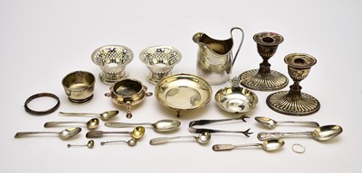 Lot 75 - A small collection of silver