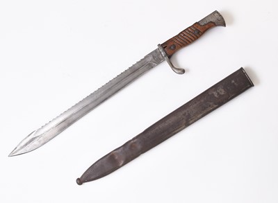 Lot 74 - WW1 Imperial German M98/05 'Butcher' sawback bayonet