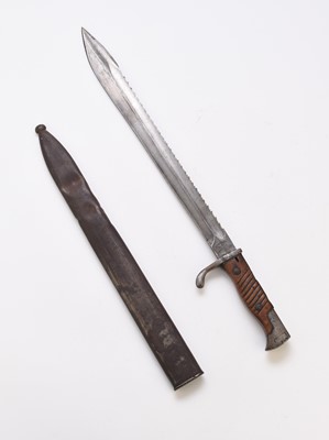 Lot 74 - WW1 Imperial German M98/05 'Butcher' sawback bayonet