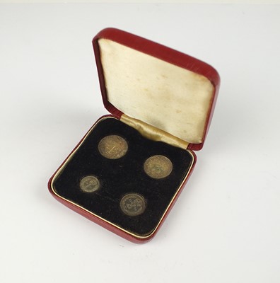 Lot 165 - An Edward VII Maundy set, dated 1907, within fitted case (not original)