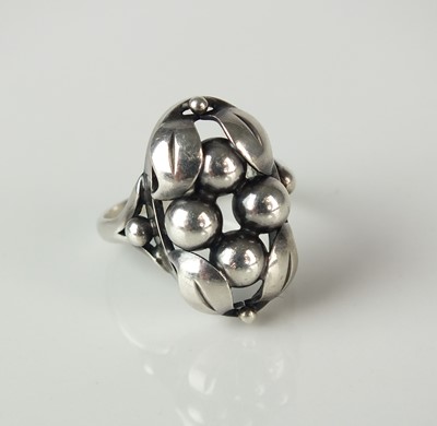 Lot 195 - A Georg Jensen style ring