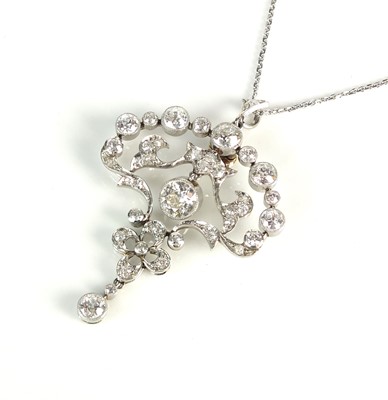 Lot 34 - An early 20th century diamond set pendant