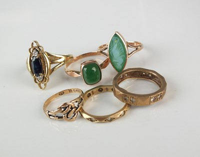 Lot 238 - A collection of six rings