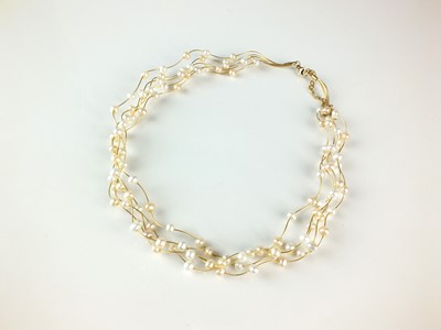 Lot 225 - A five strand cultured pearl set chain necklace