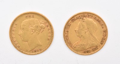 Lot 267 - Victoria "Young Head" shield back half Sovereign dated 1884, together with "Old Head" half Sovereign dated 1894 (2)